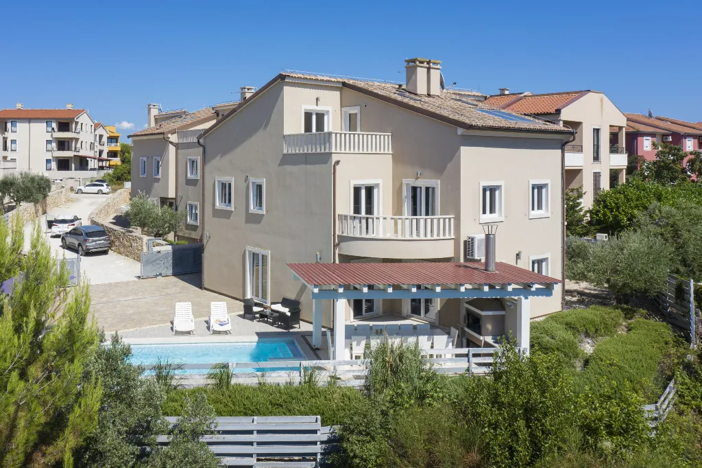 Villa in Premantura for 16 Guests with Private Pool