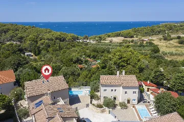 Villa in Premantura for 16 Guests with Private Pool