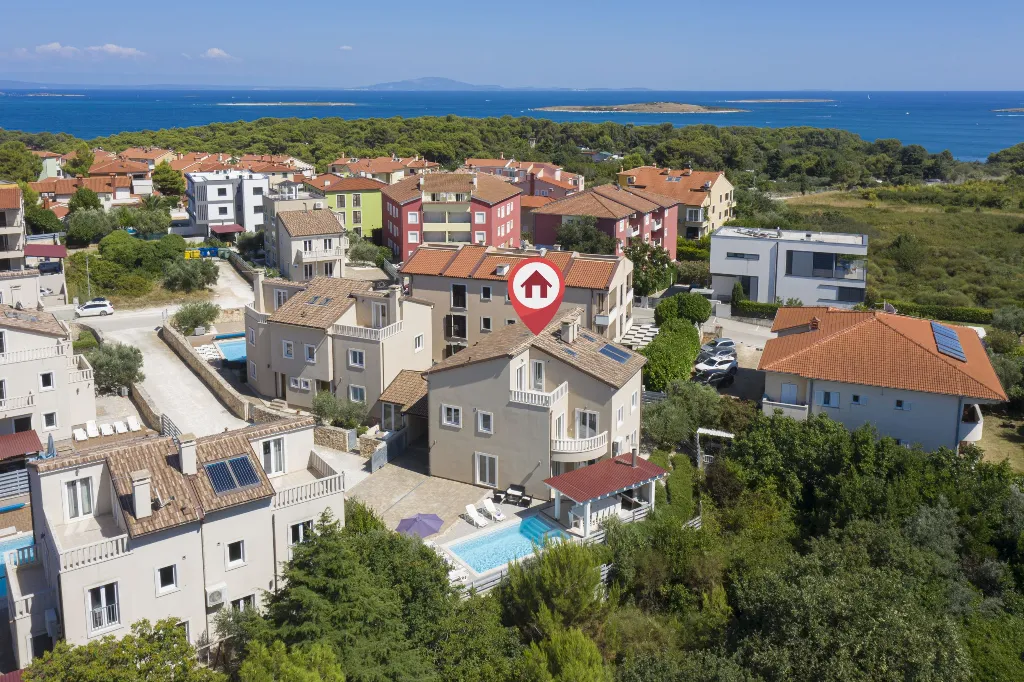 Villa in Premantura for 16 Guests with Private Pool