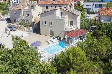 Villa in Premantura for 16 Guests with Private Pool