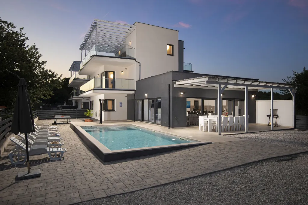 Pula Villa for 12 Guests with Pool & Sauna