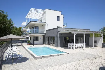 Pula Villa for 12 Guests with Pool & Sauna