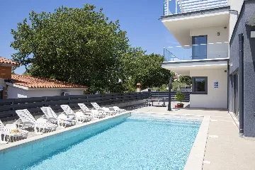 Pula Villa for 12 Guests with Pool & Sauna