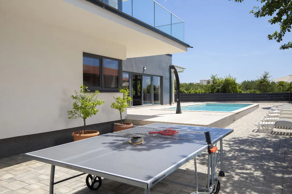 Pula Villa for 12 Guests with Pool & Sauna