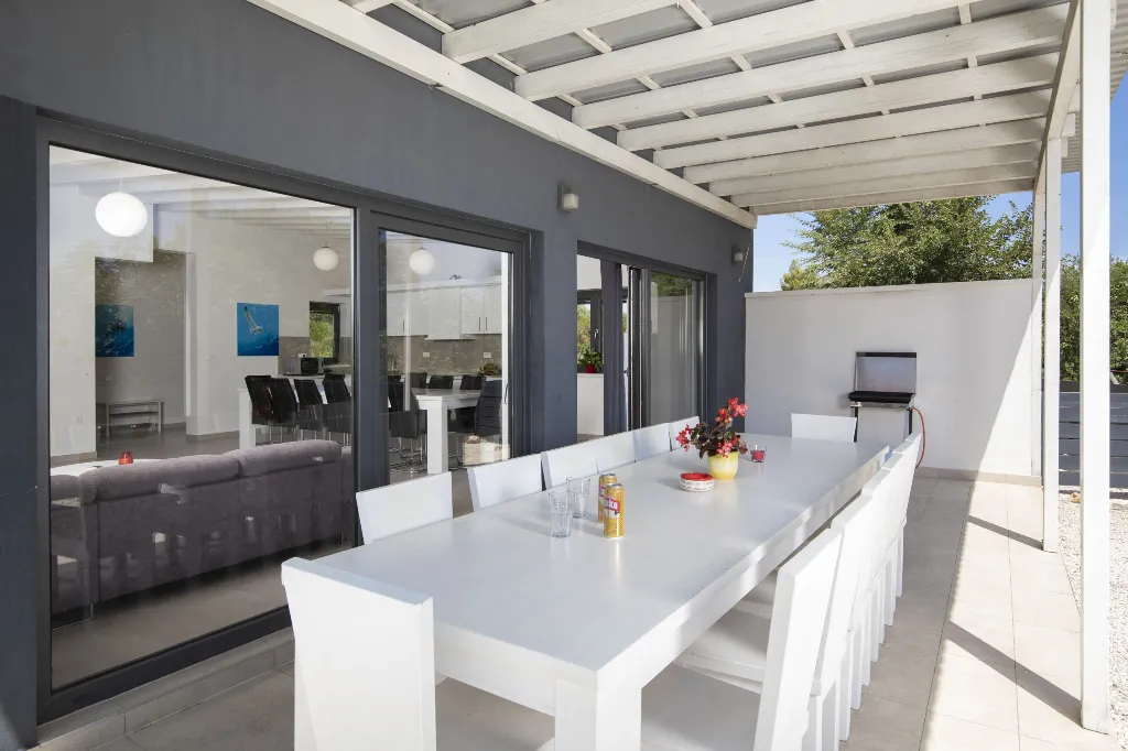 Pula Villa for 12 Guests with Pool & Sauna