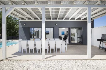 Pula Villa for 12 Guests with Pool & Sauna