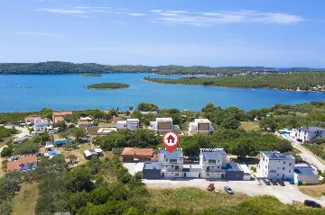 Pula Villa for 12 Guests with Pool & Sauna