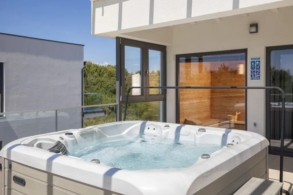 Pula Villa for 12 Guests with Pool & Sauna