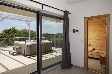 Pula Villa for 12 Guests with Pool & Sauna