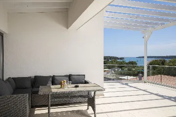 Pula Villa for 12 Guests with Pool & Sauna