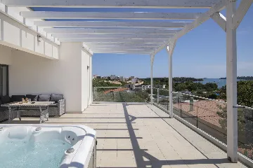 Pula Villa for 12 Guests with Pool & Sauna