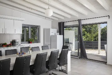 Pula Villa for 12 Guests with Pool & Sauna