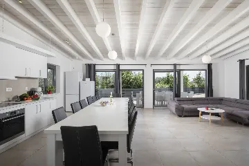 Pula Villa for 12 Guests with Pool & Sauna