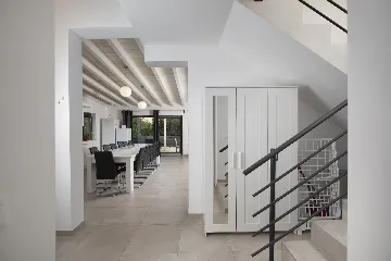 Pula Villa for 12 Guests with Pool & Sauna