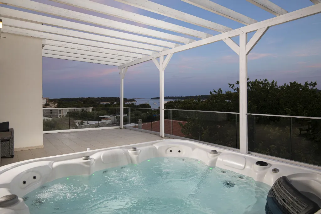 Pula Villa for 12 Guests with Pool & Sauna