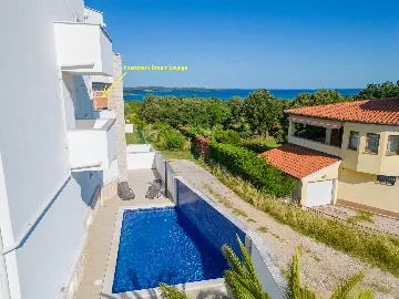 Apartment in Pula (Štinjan) with Sea View