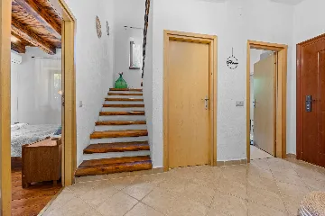 4-Bedroom Villa in Svetvinčenat for 8 Guests