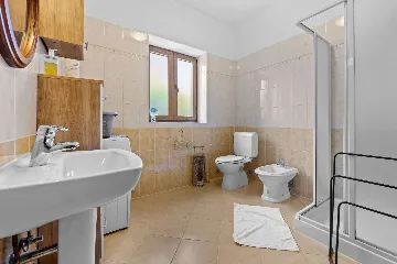 4-Bedroom Villa in Svetvinčenat for 8 Guests