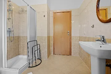 4-Bedroom Villa in Svetvinčenat for 8 Guests