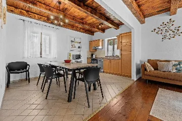 4-Bedroom Villa in Svetvinčenat for 8 Guests