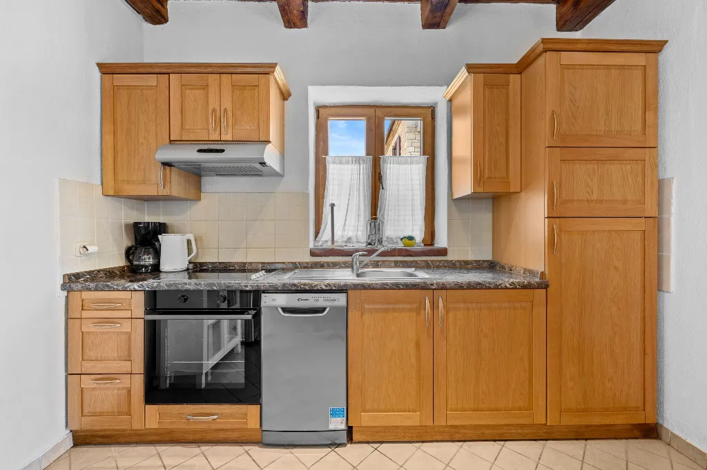 4-Bedroom Villa in Svetvinčenat for 8 Guests
