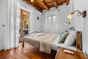 4-Bedroom Villa in Svetvinčenat for 8 Guests