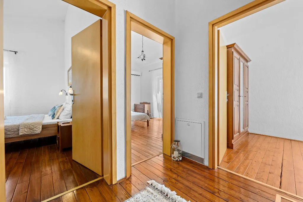 4-Bedroom Villa in Svetvinčenat for 8 Guests