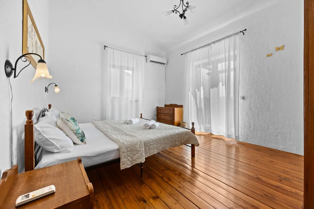 4-Bedroom Villa in Svetvinčenat for 8 Guests