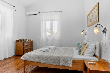 4-Bedroom Villa in Svetvinčenat for 8 Guests