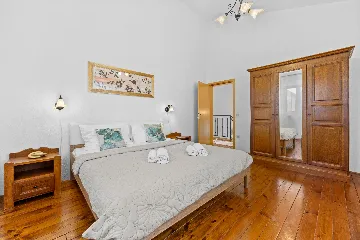 4-Bedroom Villa in Svetvinčenat for 8 Guests