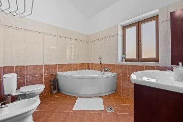 4-Bedroom Villa in Svetvinčenat for 8 Guests