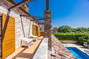 4-Bedroom Villa in Svetvinčenat for 8 Guests