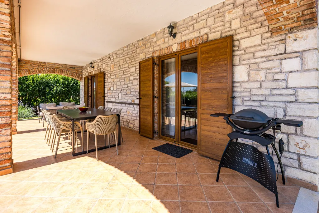 4-Bedroom Villa in Svetvinčenat for 8 Guests