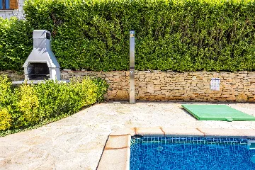 4-Bedroom Villa in Svetvinčenat for 8 Guests