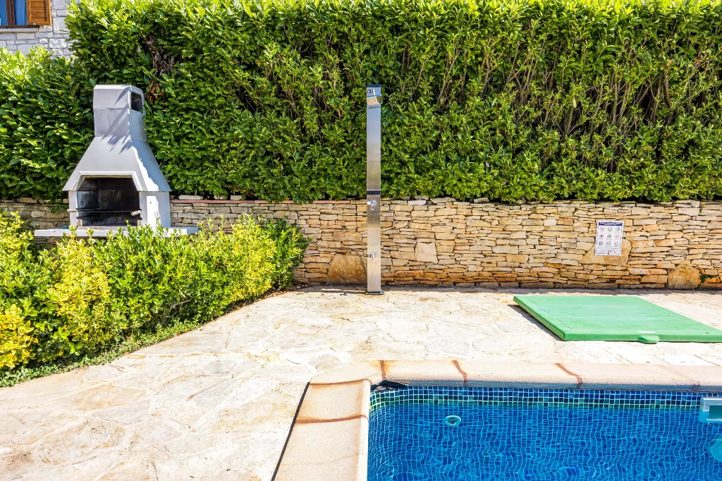 4-Bedroom Villa in Svetvinčenat for 8 Guests