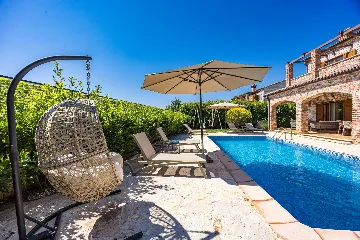4-Bedroom Villa in Svetvinčenat for 8 Guests