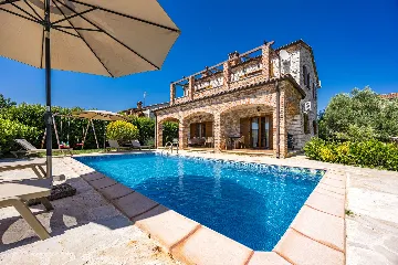 4-Bedroom Villa in Svetvinčenat for 8 Guests