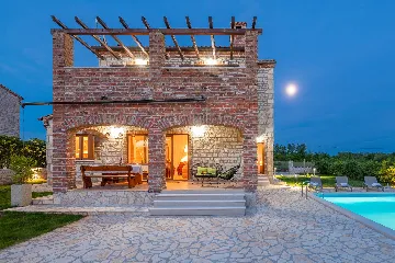 4-Bedroom Villa in Svetvinčenat with Private Pool