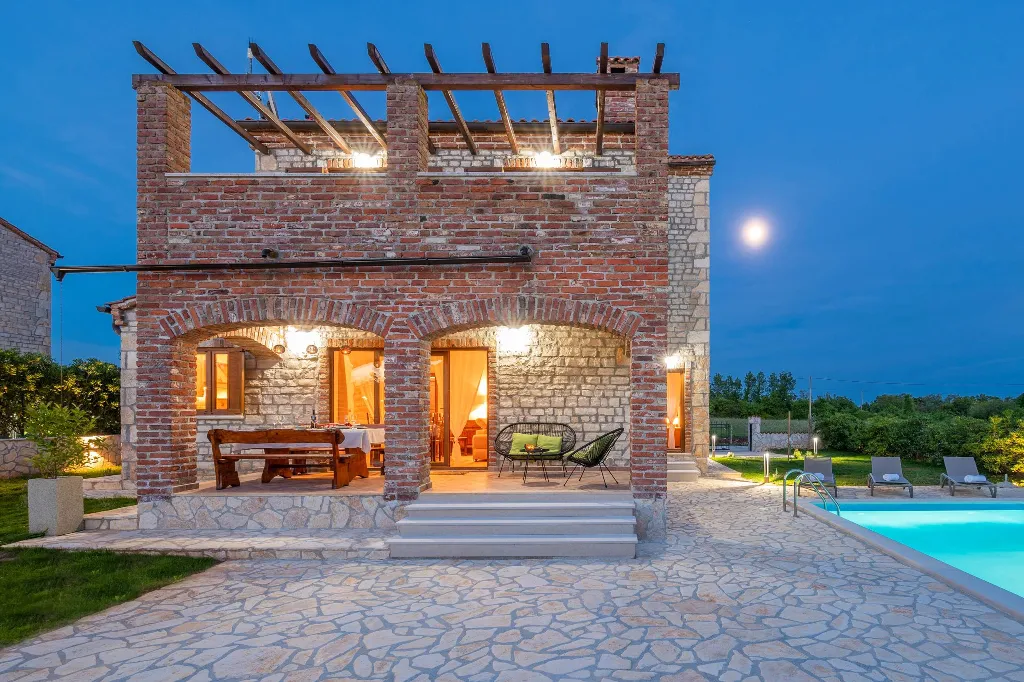 4-Bedroom Villa in Svetvinčenat with Private Pool
