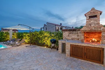 4-Bedroom Villa in Svetvinčenat with Private Pool