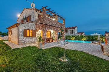 4-Bedroom Villa in Svetvinčenat with Private Pool