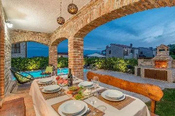 4-Bedroom Villa in Svetvinčenat with Private Pool