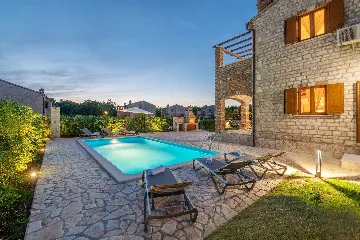 4-Bedroom Villa in Svetvinčenat with Private Pool