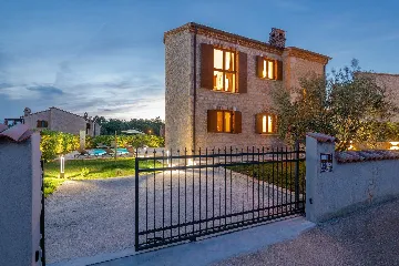 4-Bedroom Villa in Svetvinčenat with Private Pool