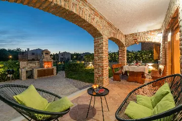 4-Bedroom Villa in Svetvinčenat with Private Pool