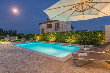 4-Bedroom Villa in Svetvinčenat with Private Pool