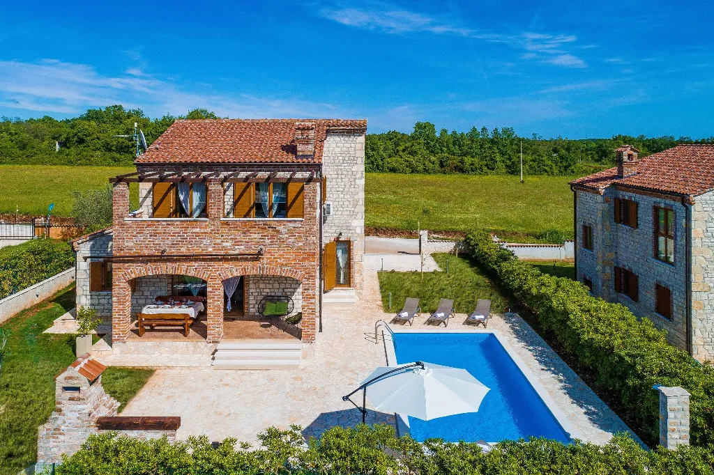 4-Bedroom Villa in Svetvinčenat with Private Pool