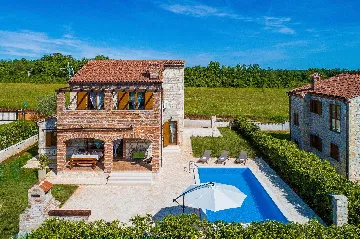 4-Bedroom Villa in Svetvinčenat with Private Pool