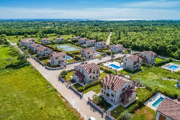 4-Bedroom Villa in Svetvinčenat with Private Pool