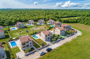 4-Bedroom Villa in Svetvinčenat with Private Pool